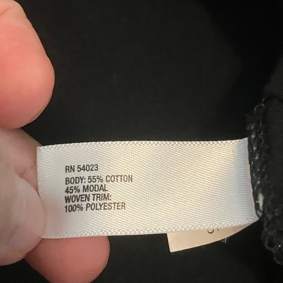 Gap black flowy sleeves top - Picture 9 of 10